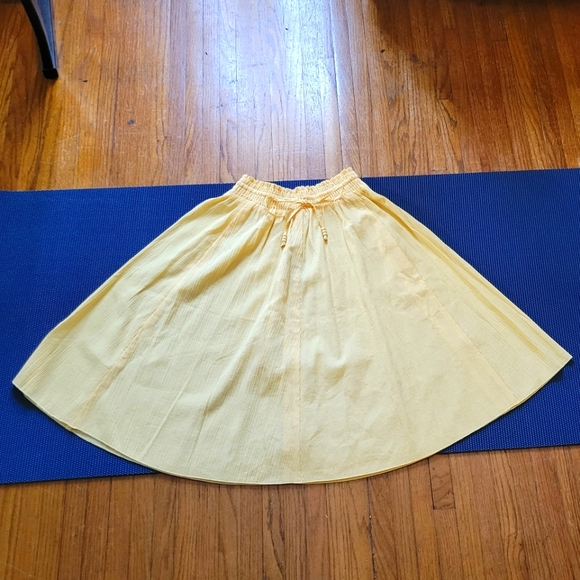 NWT Ann Taylor LOFT Yellow Skirt - Size Small - Picture 3 of 4